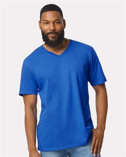Unisex Softstyle® V-Neck T-Shirt - 64V00 - Image 9